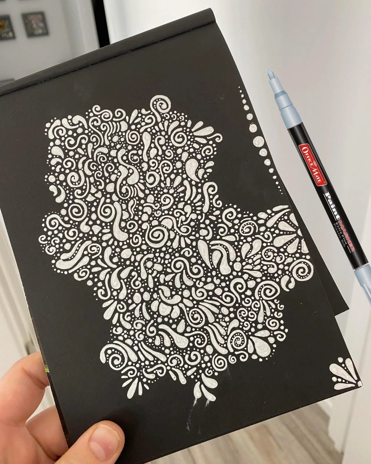 Fine Tip Paint Markers (10pcs), Vibrant Colours, Non-Toxic, Multi Surface Usage