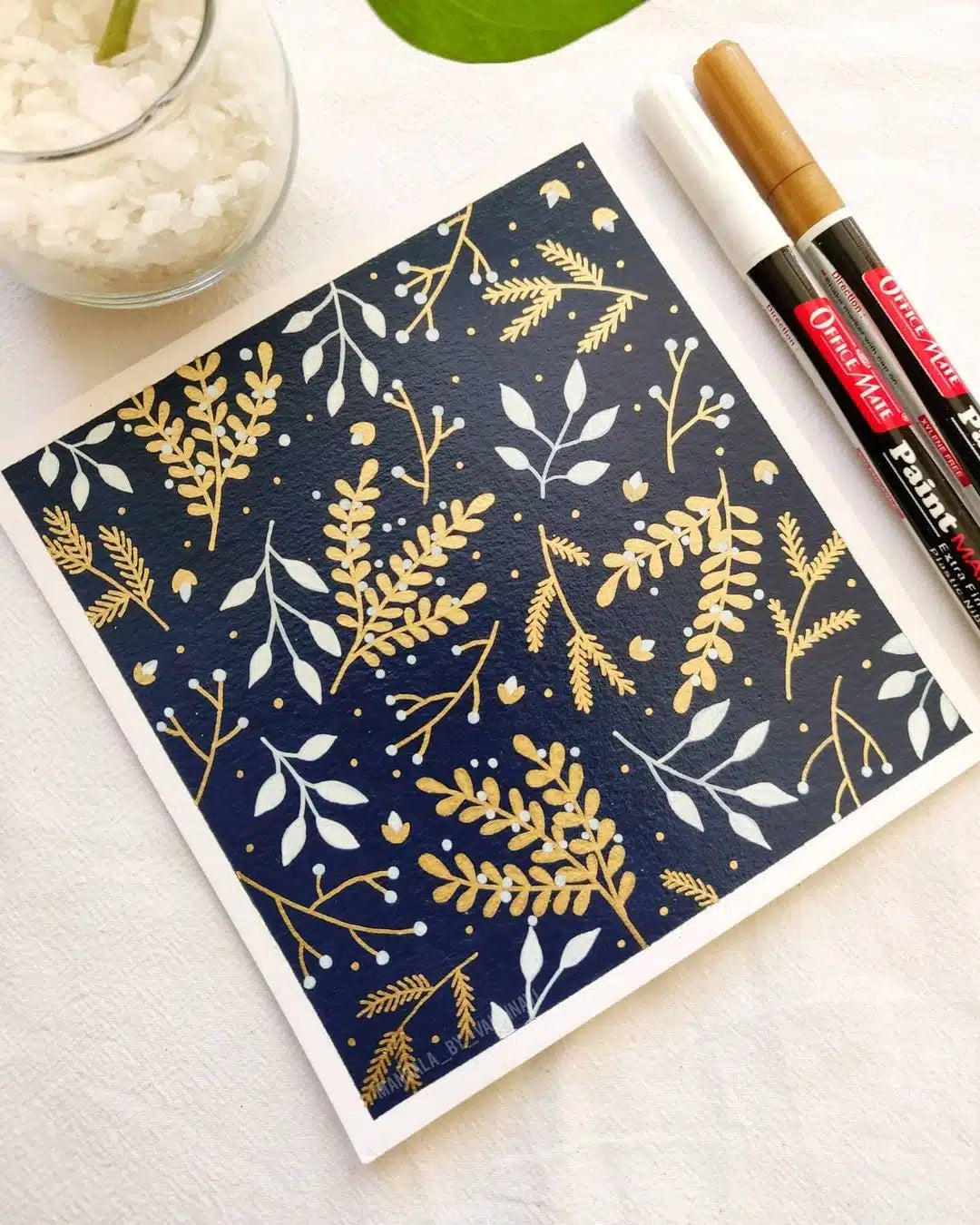 588211704-slim-paint-marker-golden-additional-2 soni officemate